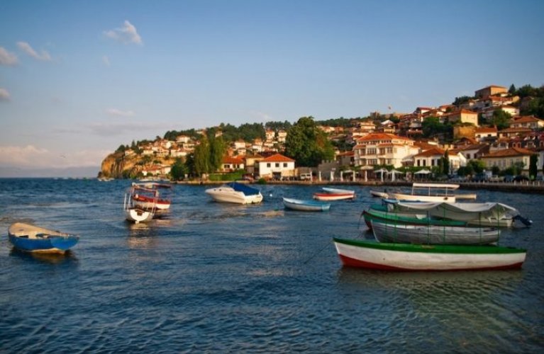 Хотелите, пансионите, камповите, одморалиштата се отворени за гостите со ваучери за домашен туризам.